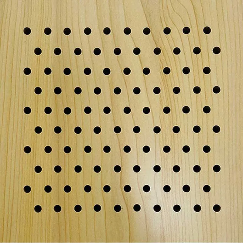 Akoestische panelen van geperforeerd hout